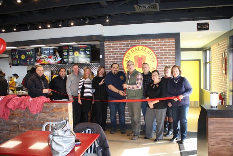 halal-guy-ribbon-cutting
